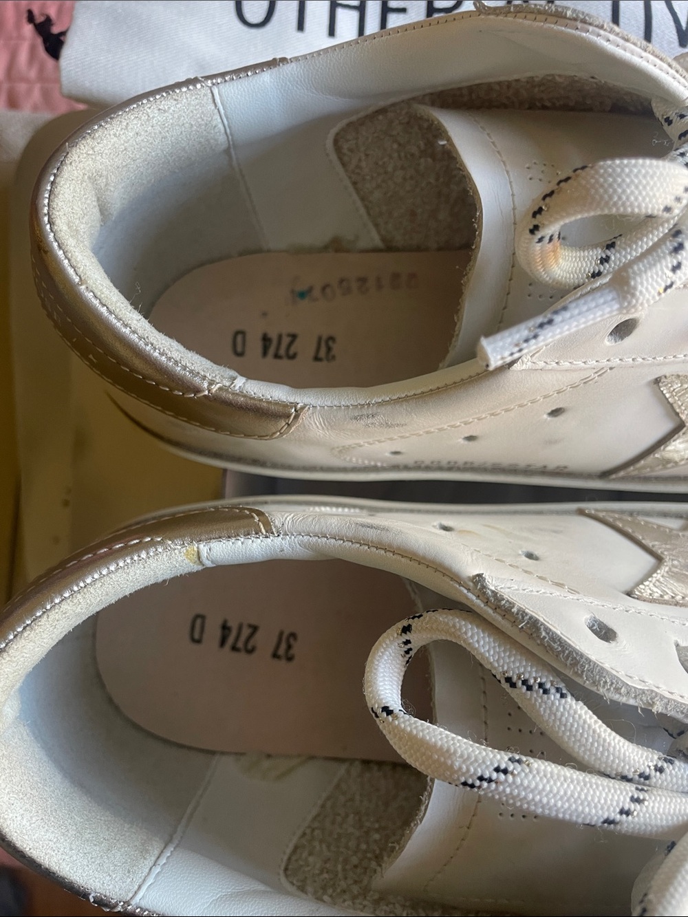 BNIB Golden Goose Superstars size 37. White leather & light Gold Star Sneakers - Picture 9 of 10